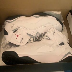 Size 8, Jordan retro true flights